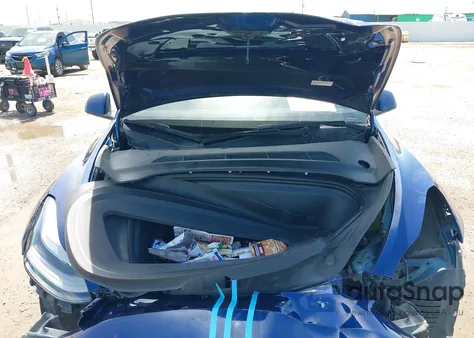 2022 Tesla Model Y Performance Dual Motor All-Wheel Drive z USA, uszkodzony, nr VIN 7SAYGDEFXNF506319